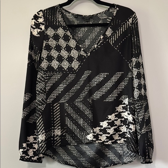 GUESS Patterned Women's Top - Picture 1 of 3
